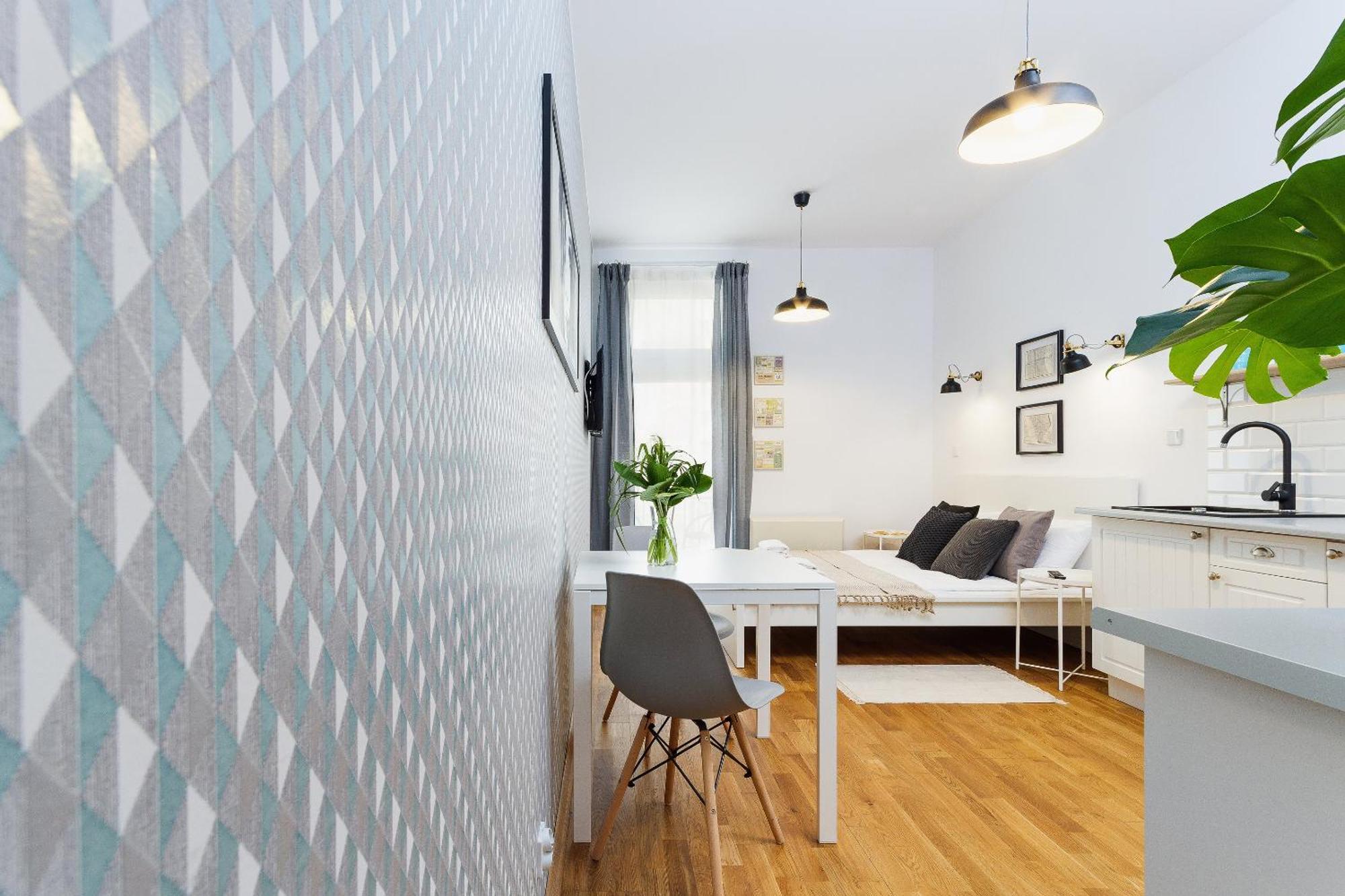 With Balcony - Rzeszowska 4 Street Apartment