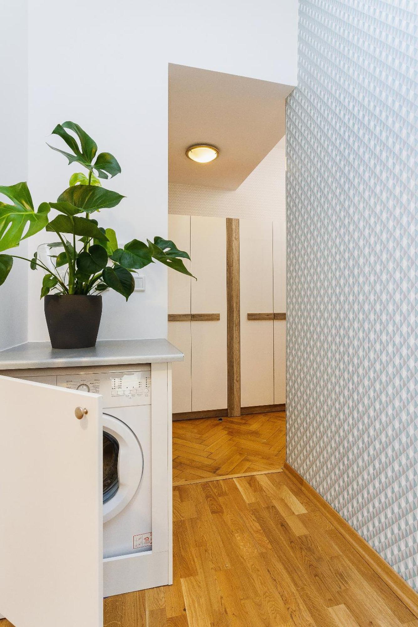 With Balcony - Rzeszowska 4 Street Apartment *