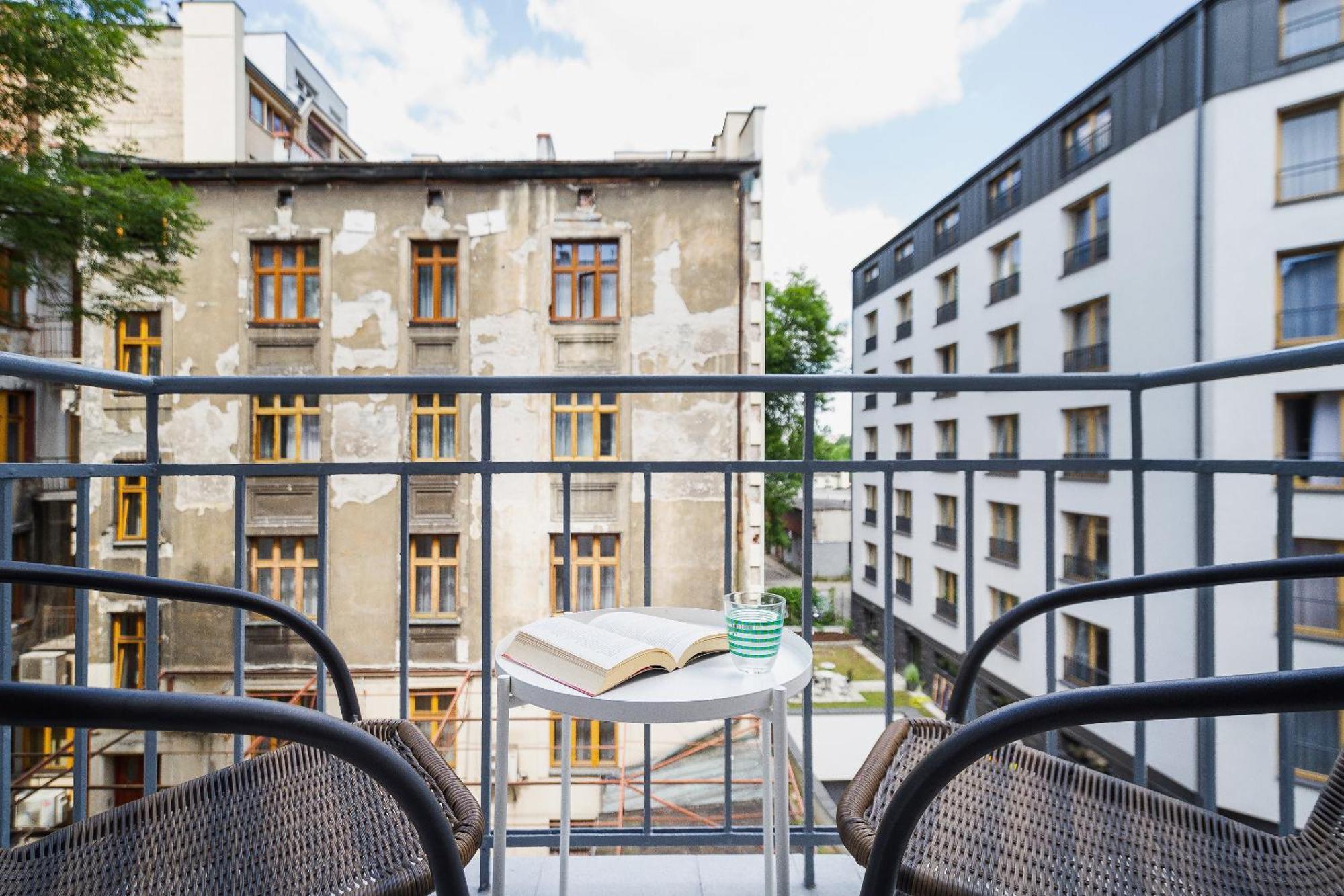With Balcony - Rzeszowska 4 Street Apartment
